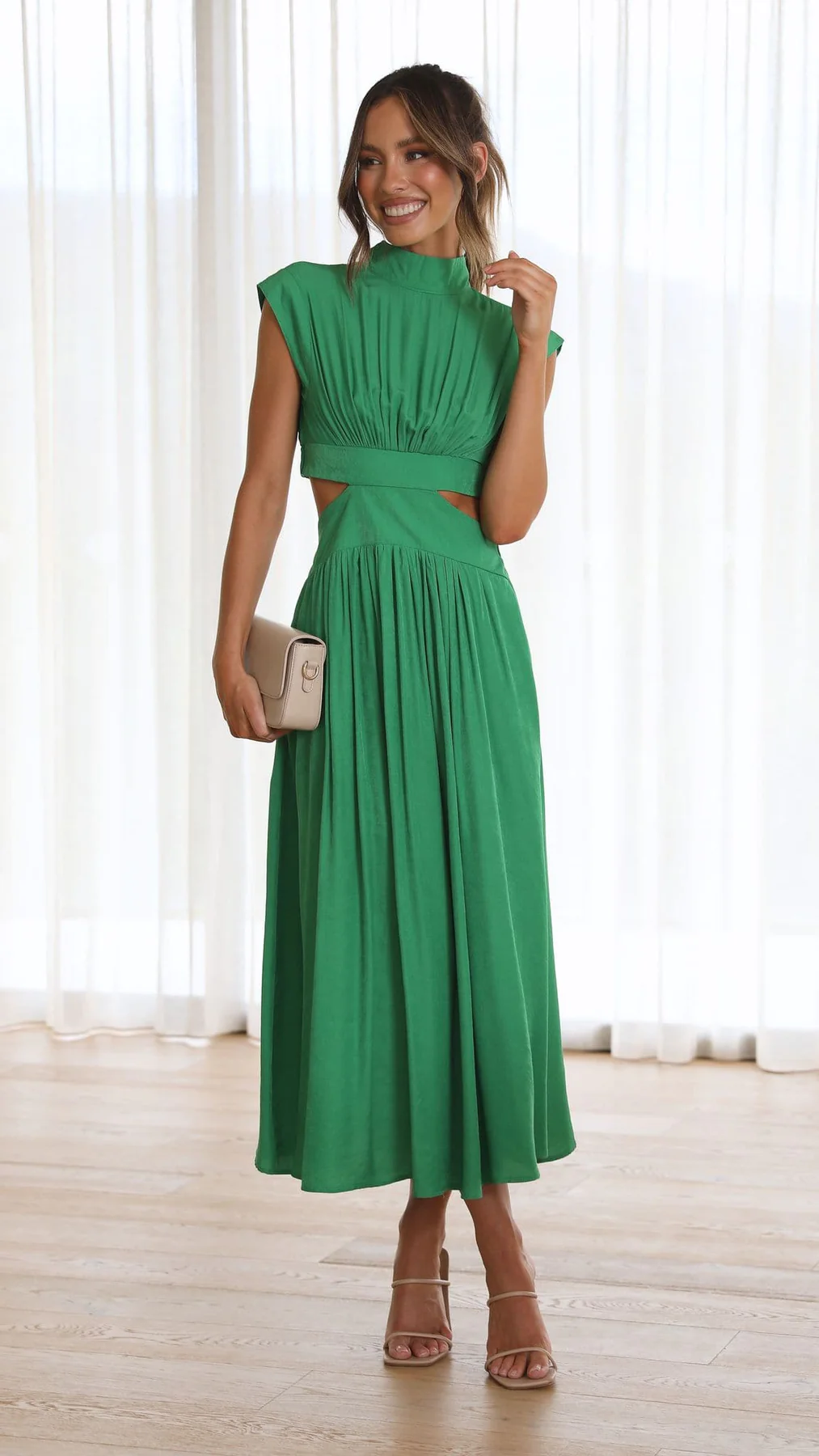 Salvina™ – Robe